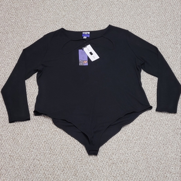 Women's Ribbed Cut Out Neck Bodysuit Future Collective - Picture 4 of 11